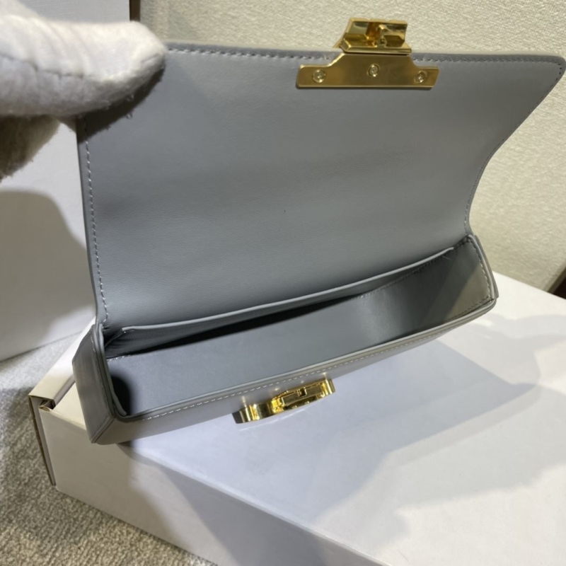 Ce1i*e triomphe bags